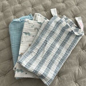 Primark baby Burp clothes -set of 3/ 100% cotton